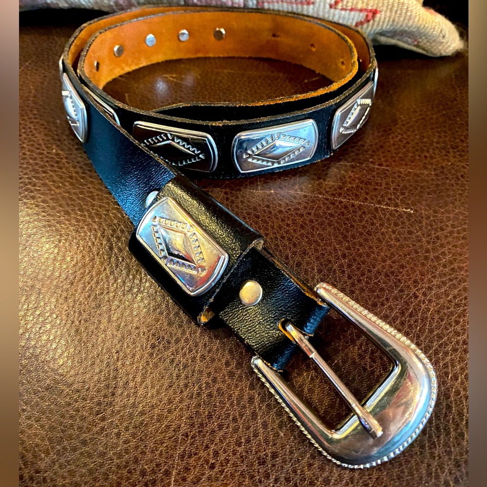 Vintage Black western style belt with Silver tone, buckle and nickel panels 🤠